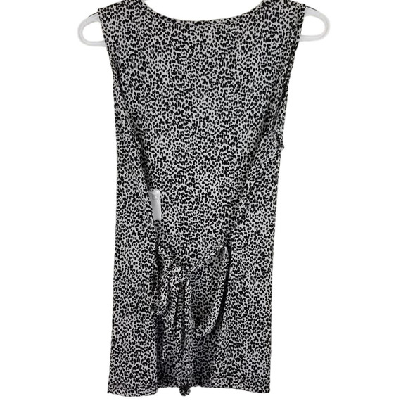 Liz Claiborne Ruffle Neck Tie Back Sleeveless Animal Print Blouse L NWT - Picture 2 of 4